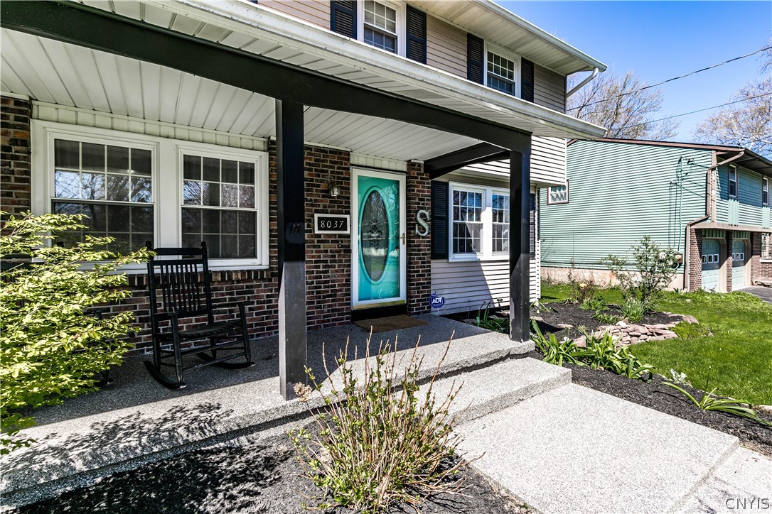 8037 Princess Path Liverpool, NY 13090 - Photo 2 of 48 Gallery Image 2