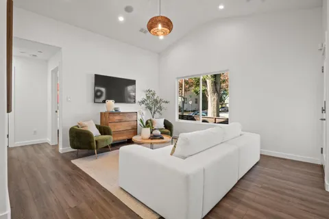 $1,398,888 | 1300 2nd Avenue, San Mateo, CA 94401