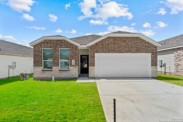 $299,990 | 716 Horsetail Lane, New Braunfels, TX 78132