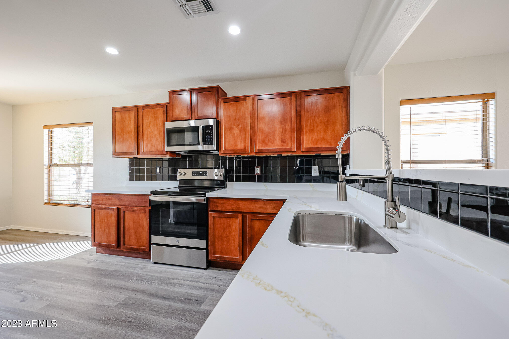 43882 West Cowpath Road Maricopa, AZ 85138 - Photo 12 of 31 Kitchen