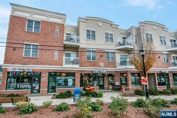 $2,950 | 55 Emerson Plaza East, Unit 303, Emerson, NJ 07630