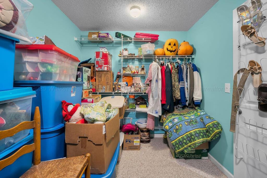 117 Davidson Loop Oakman, AL 35579 - Photo 22 of 39 huge closet