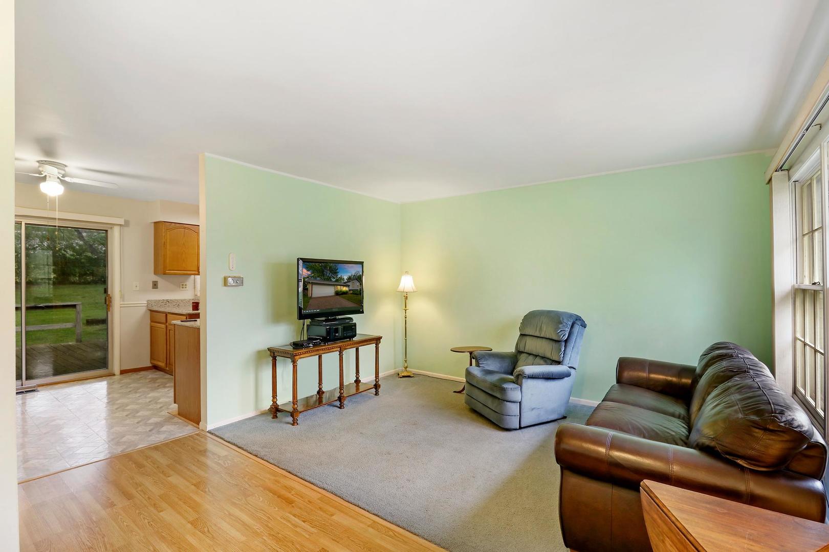 215 Red Bridge Road Lake Zurich, IL 60047 - Photo 2 of 24