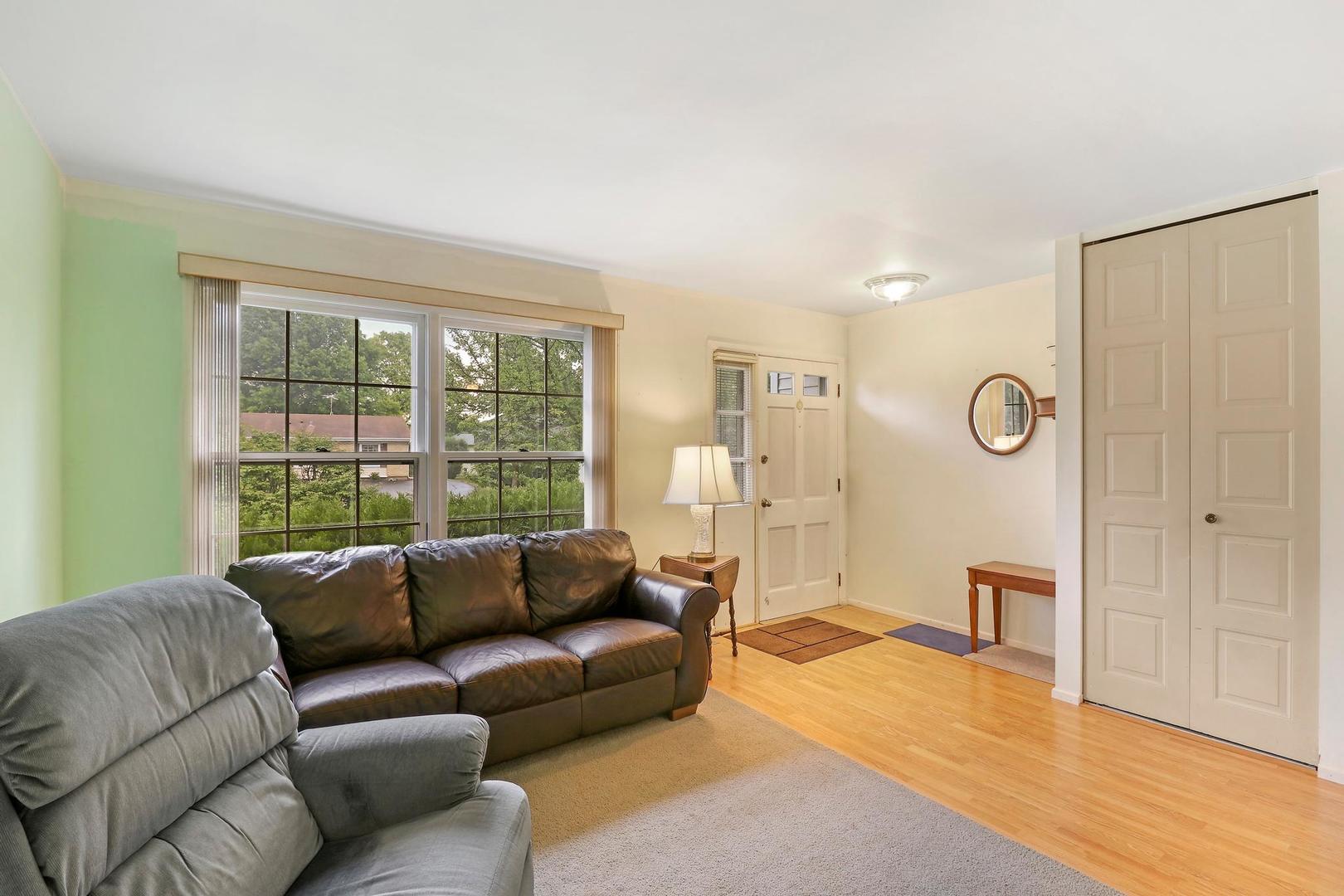 215 Red Bridge Road Lake Zurich, IL 60047 - Photo 3 of 24