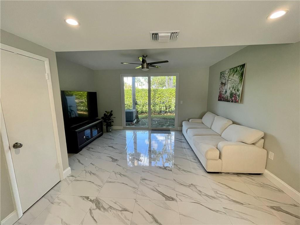 816 Jeffery Street, Unit 816 Boca Raton, FL 33487 - Photo 3 of 17 Photo 3