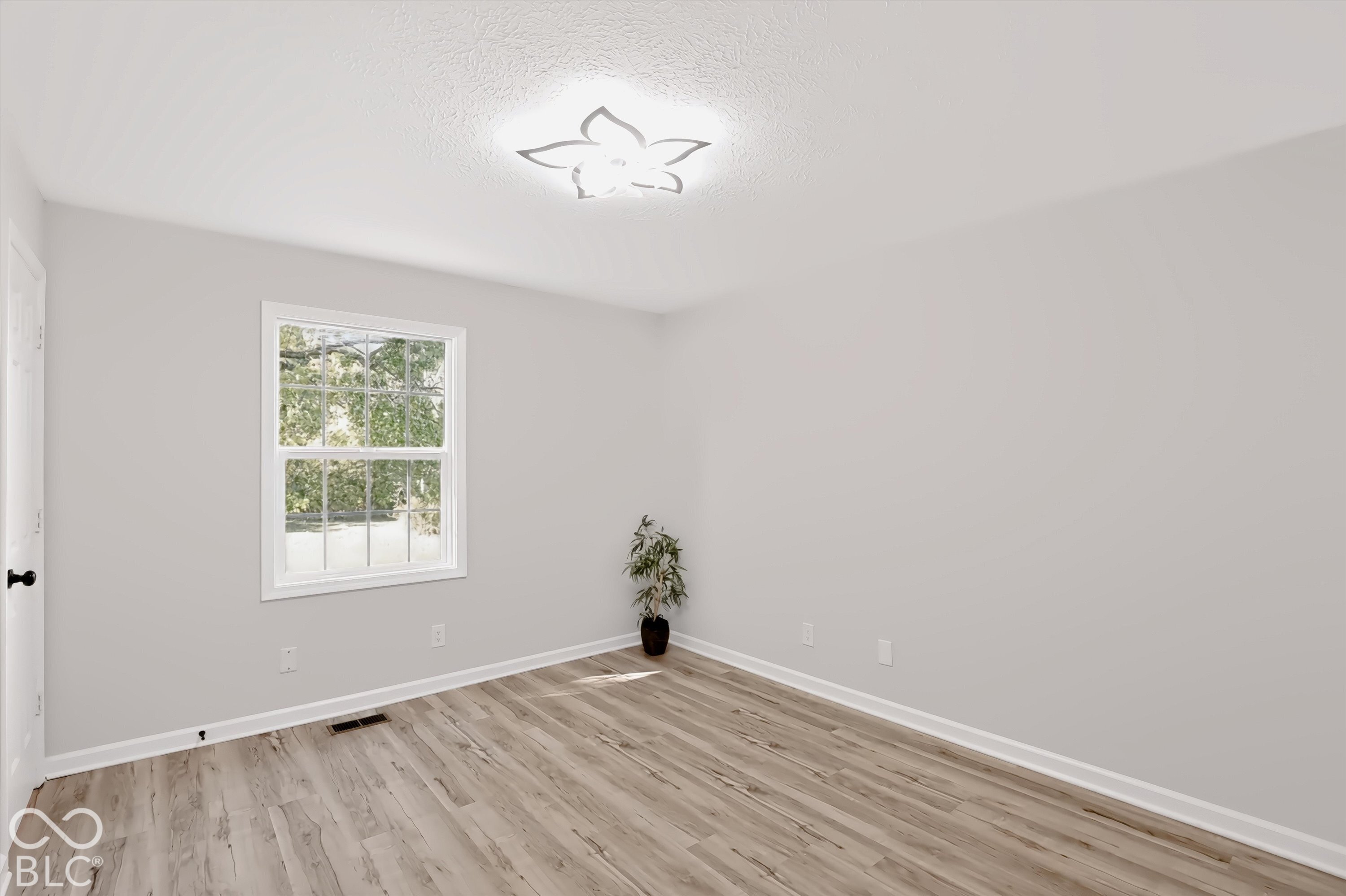 9646 Shelborne Road Carmel, IN 46032 - Photo 19 of 37 Gallery Image 19