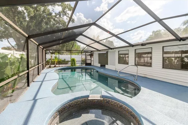 a porch with view of outdoor space