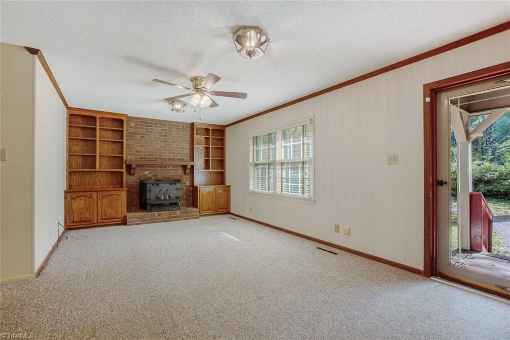 8326 Maloe Court Oak Ridge, NC 27310 - Photo 4 of 45
