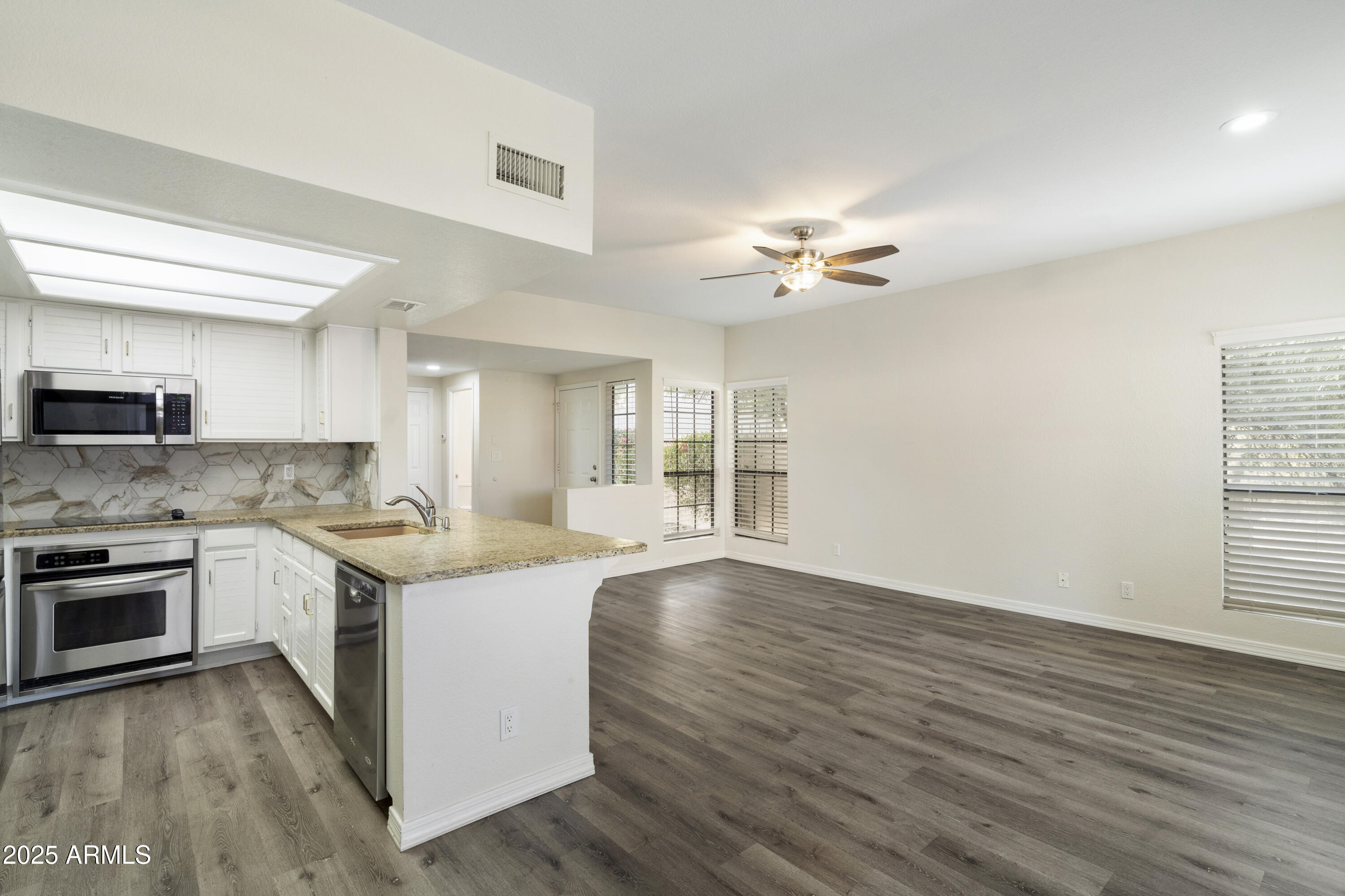 9705 East Mountain View Road, Unit 1050 Scottsdale, AZ 85258 - Photo 7 of 19 07-77518427