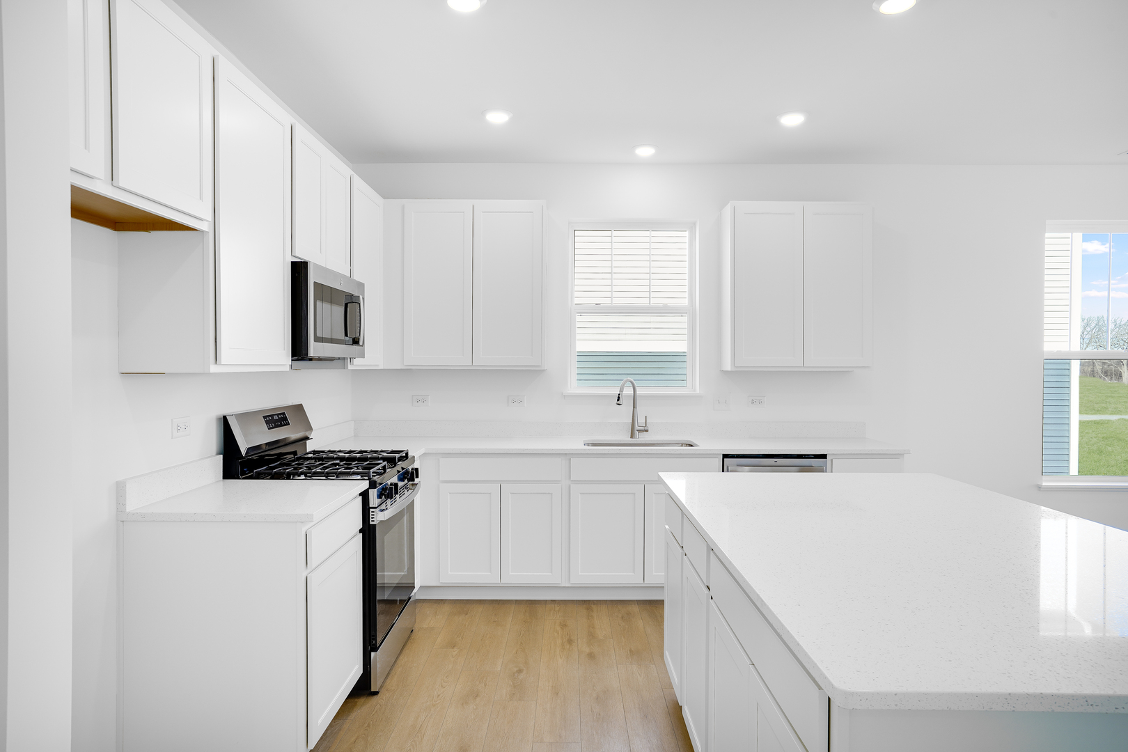 4216 Meadowridge Road Woodstock, IL 60098 - Photo 5 of 12