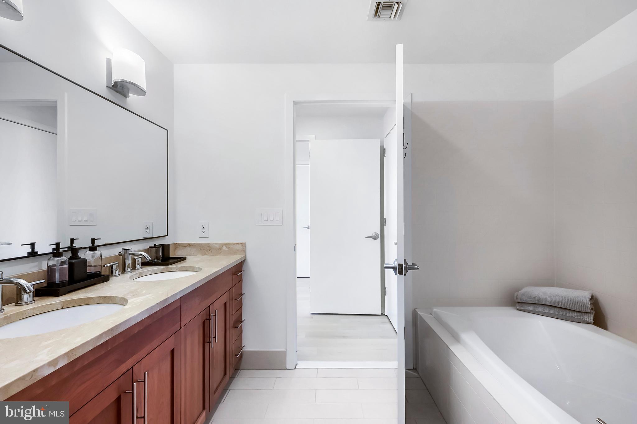 1200 Steuart Street, Unit 514 Baltimore, MD 21230 - Photo 27 of 44