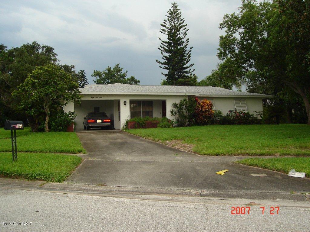 a view of house with a outdoor space
