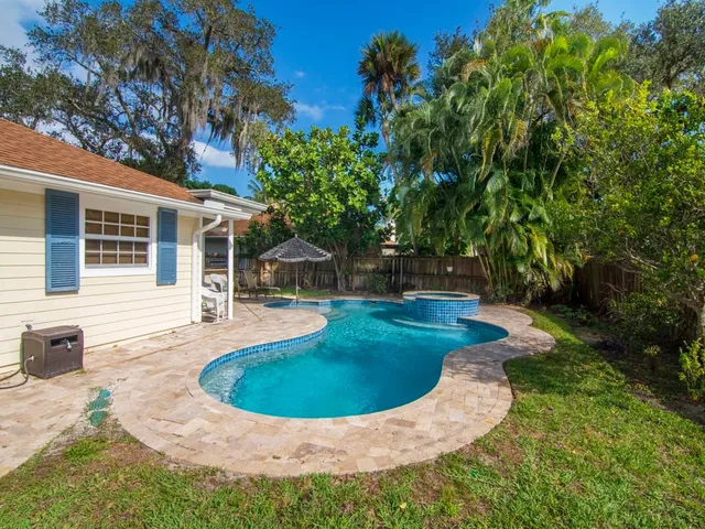 $15,000 | 726 Flamevine Lane, Vero Beach, FL 32963