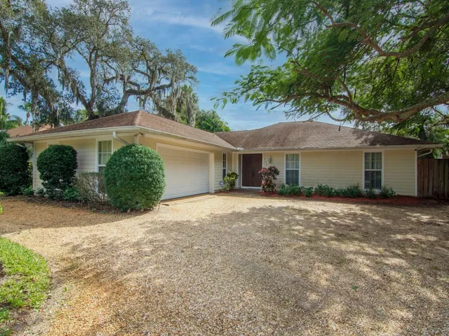 $15,000 | 726 Flamevine Lane, Vero Beach, FL 32963