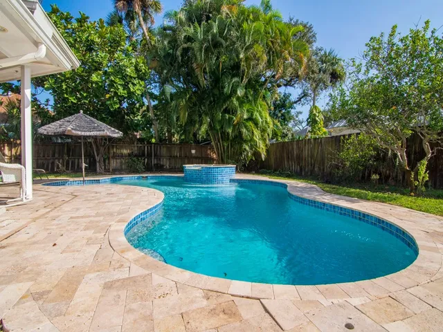 $15,000 | 726 Flamevine Lane, Vero Beach, FL 32963