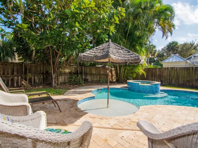 $15,000 | 726 Flamevine Lane, Vero Beach, FL 32963