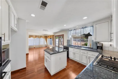 $1,032,500 | 1611 San Almada Road, Corona, CA 92882