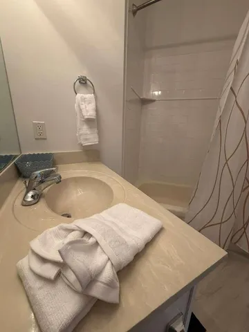 $1,300 | 8348 Mulligan Circle, Unit B, Port St. Lucie, FL 34986