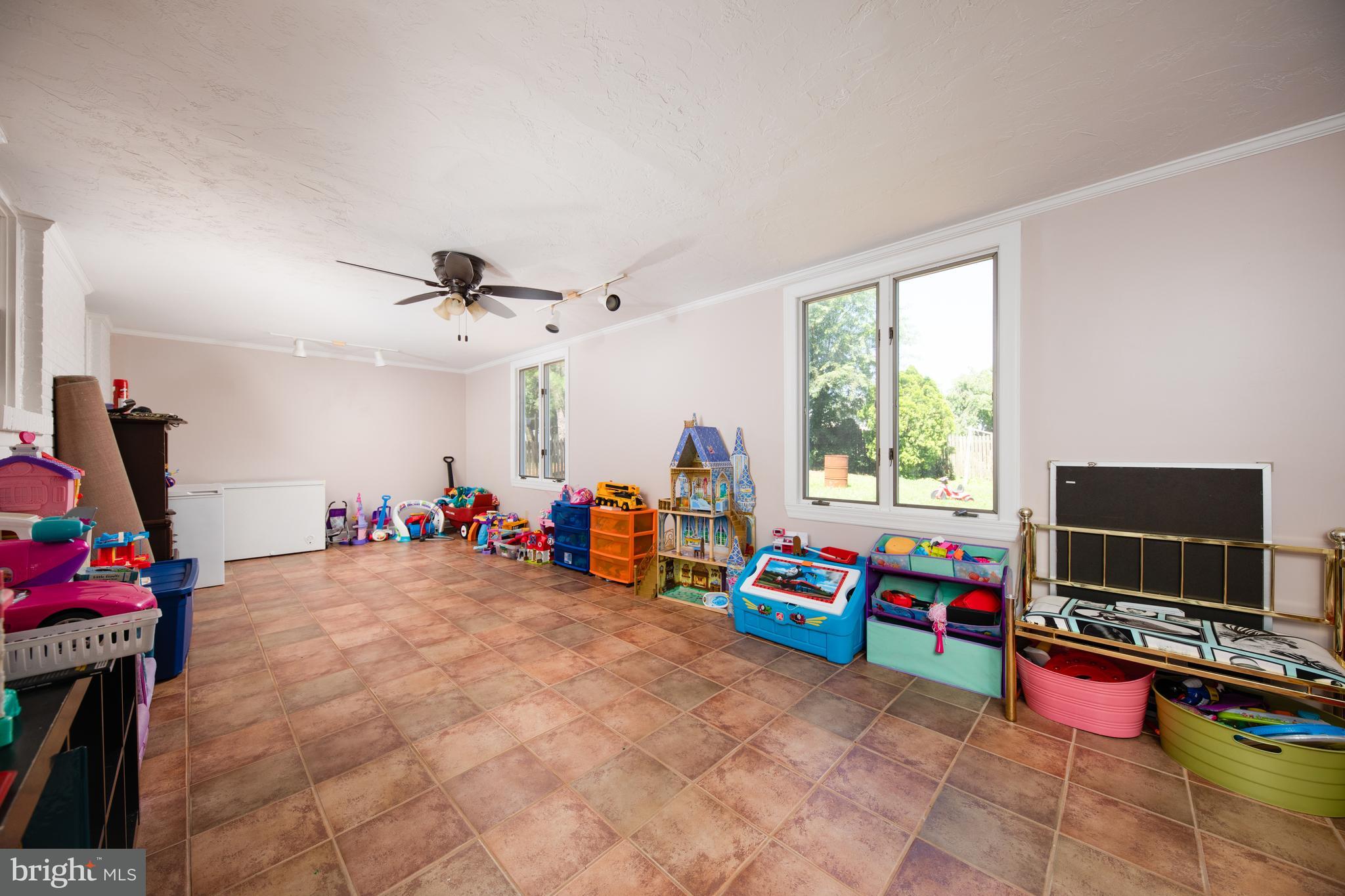 625 Green Valley Road York, PA 17403 - Photo 25 of 36 Gallery Image 25