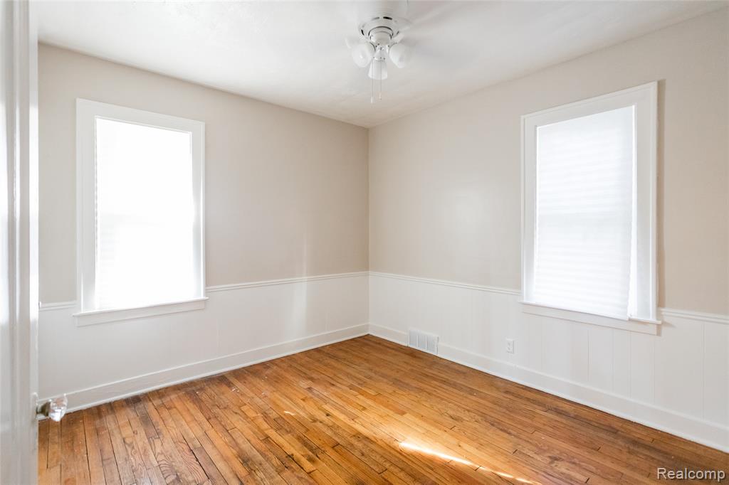 5783 Yorkshire Road Detroit, MI 48224 - Photo 17 of 30