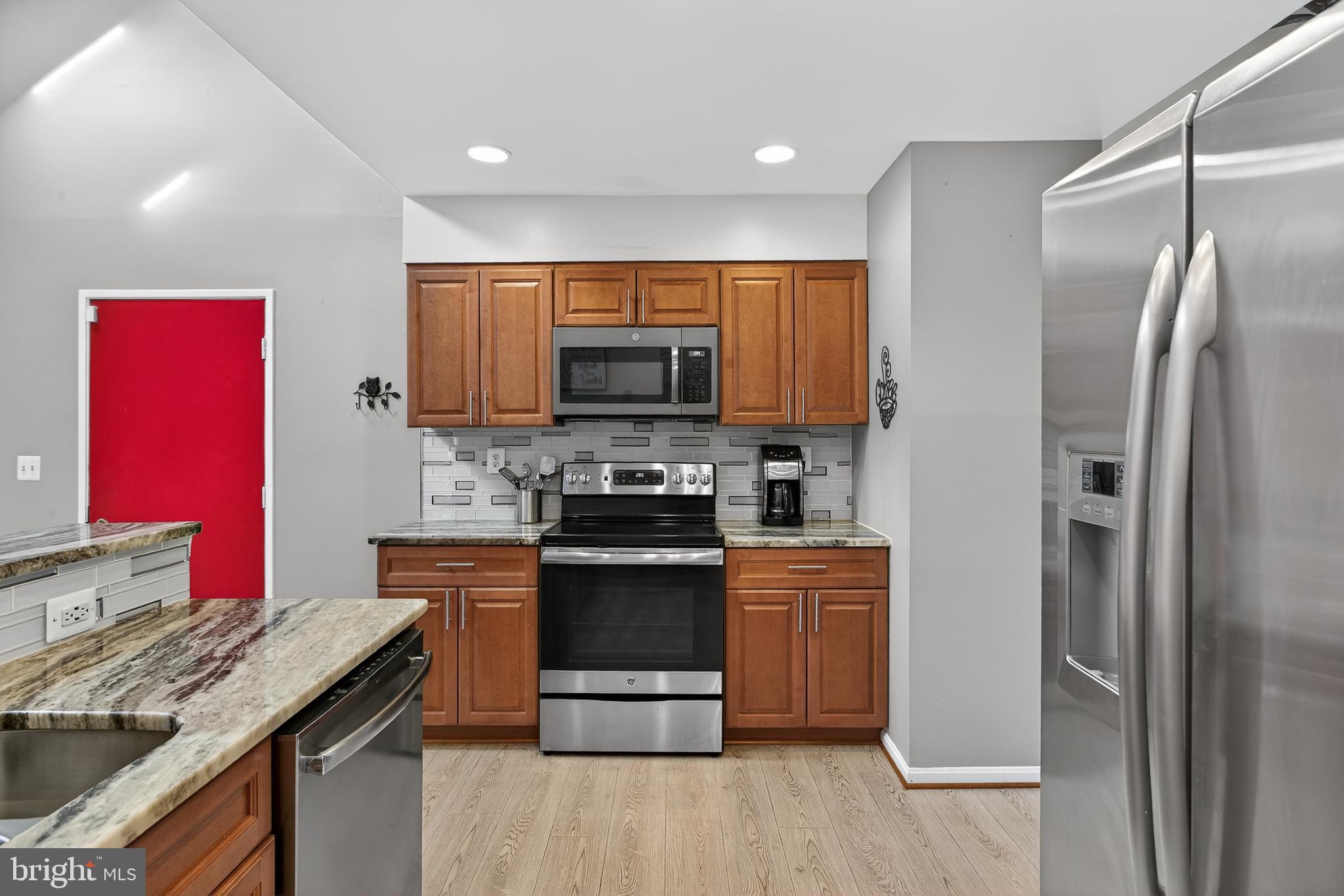 9311 Hobart Street Bowie, MD 20721 - Photo 8 of 27 Stainless Appliances