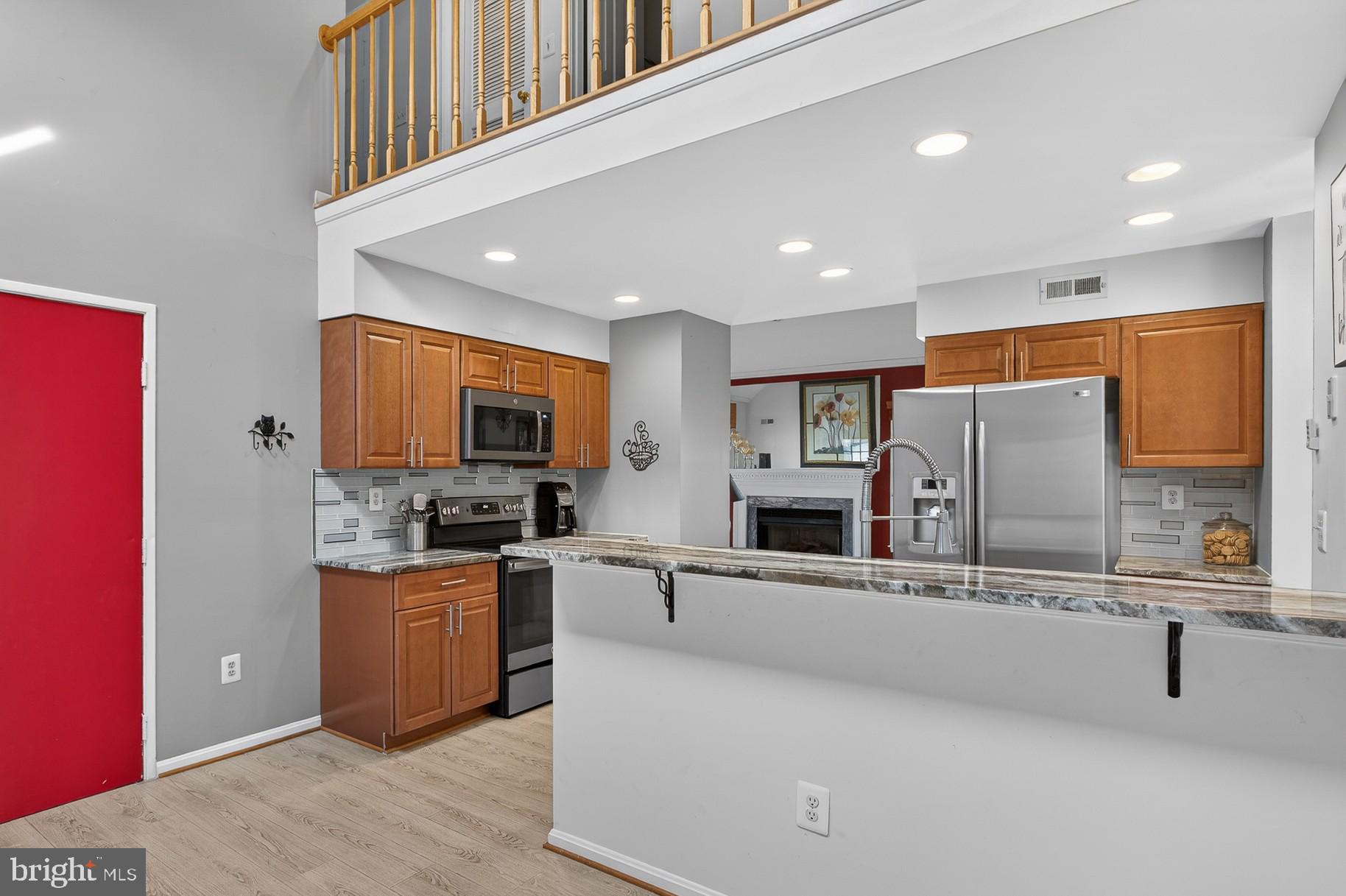 9311 Hobart Street Bowie, MD 20721 - Photo 10 of 27 Tons of Natural Light