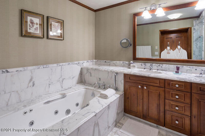 197 Prospector Road, Unit 2310 SUMMER INTEREST #7 Aspen, CO 81611 - Photo 14 of 31 Ritz-Carlton-Club-3BR1 (11)