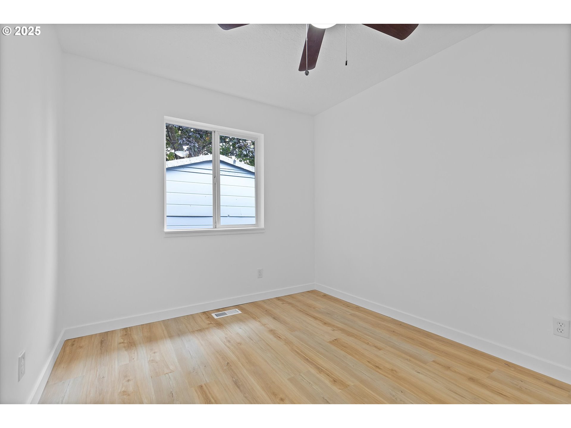 9523 North Allegheny Avenue Portland, OR 97203 - Photo 12 of 27