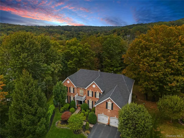 $1,299,000 | 13 Hyatt Lane, Somers, NY 10589