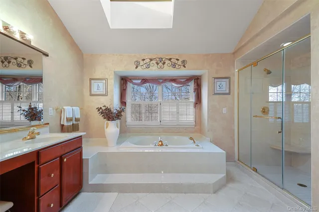 $1,299,000 | 13 Hyatt Lane, Somers, NY 10589