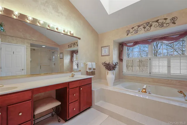 $1,299,000 | 13 Hyatt Lane, Somers, NY 10589