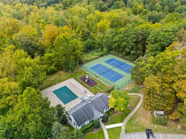 $1,299,000 | 13 Hyatt Lane, Somers, NY 10589