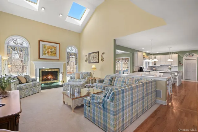 $1,299,000 | 13 Hyatt Lane, Somers, NY 10589