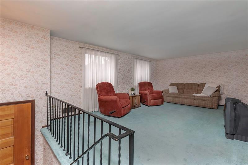 1015 Lake Street McKees Rocks, PA 15136 - Photo 8 of 20 Charming living room with double window for lots of natural light.