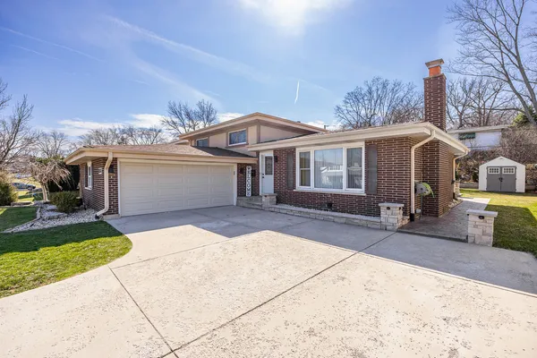 $419,999 | 8518 Forest Drive, Hickory Hills, IL 60457