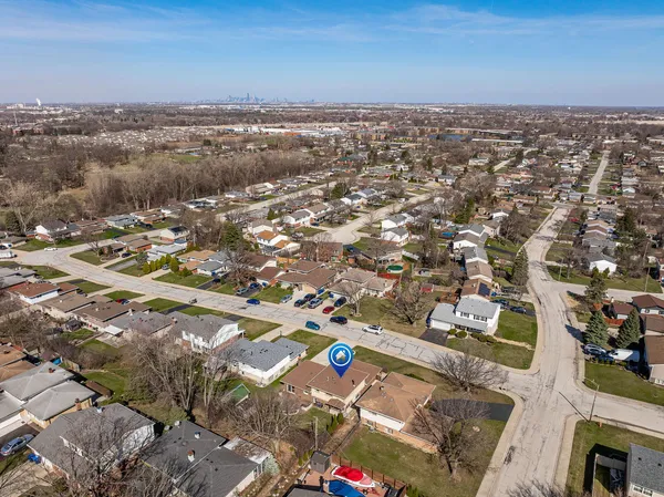 $419,999 | 8518 Forest Drive, Hickory Hills, IL 60457