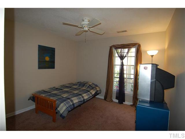 12020 North Exeter Way Raleigh, NC 27613 - Photo 6 of 12