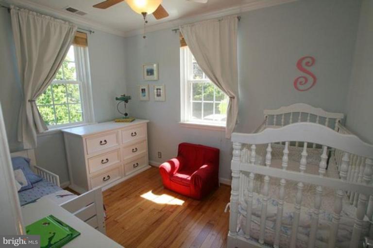 4209 32nd Road South Arlington, VA 22206 - Photo 4 of 13 Bedroom #2