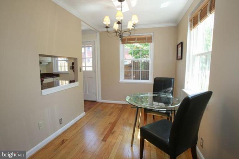 4209 32nd Road South Arlington, VA 22206 - Photo 6 of 13 Dining Room