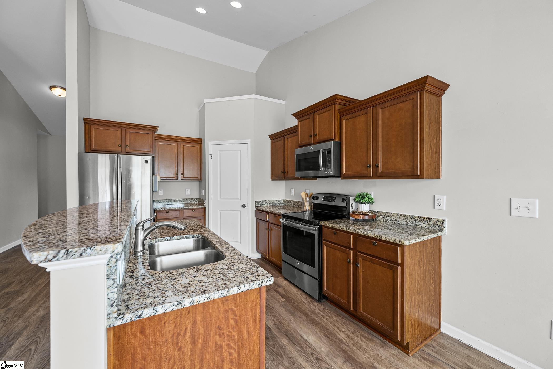240 Rivers Edge Circle Simpsonville, SC 29680 - Photo 10 of 39