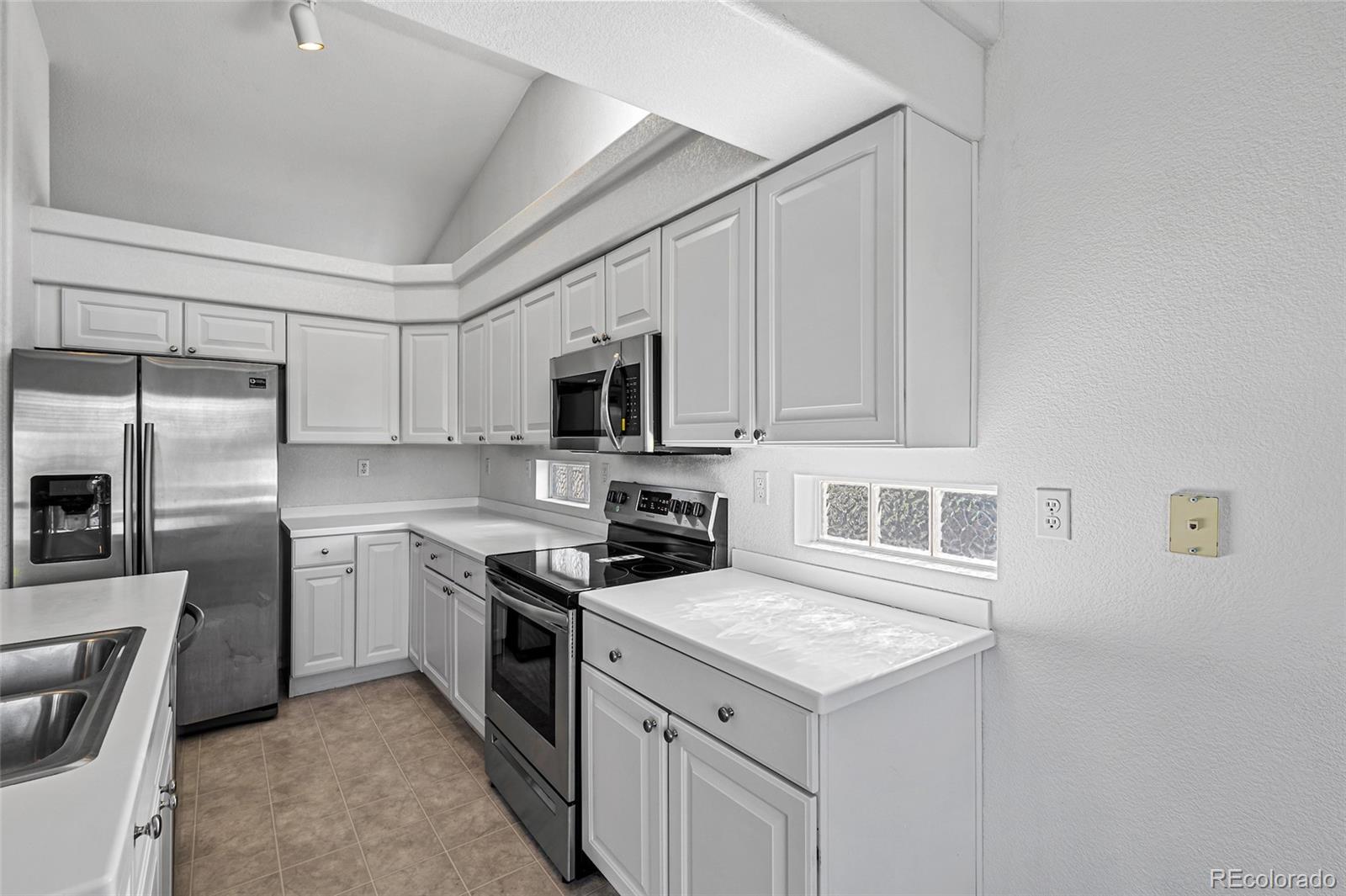 5160 Ashbrook Circle Highlands Ranch, CO 80130 - Photo 12 of 30