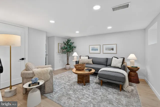 $630,000 | 4315 35th Street South, Arlington, VA 22206