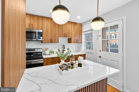 $630,000 | 4315 35th Street South, Arlington, VA 22206