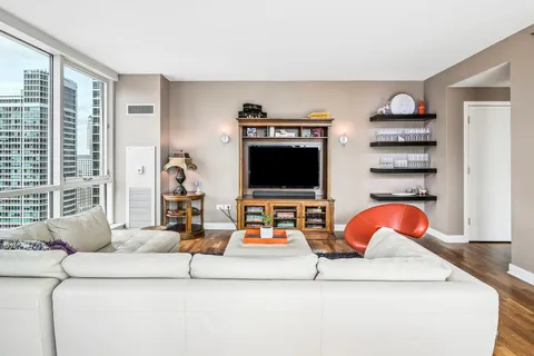 $699,000 | 505 North McClurg Court, Unit 3905, Chicago, IL 60611