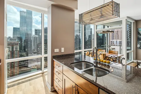 $699,000 | 505 North McClurg Court, Unit 3905, Chicago, IL 60611