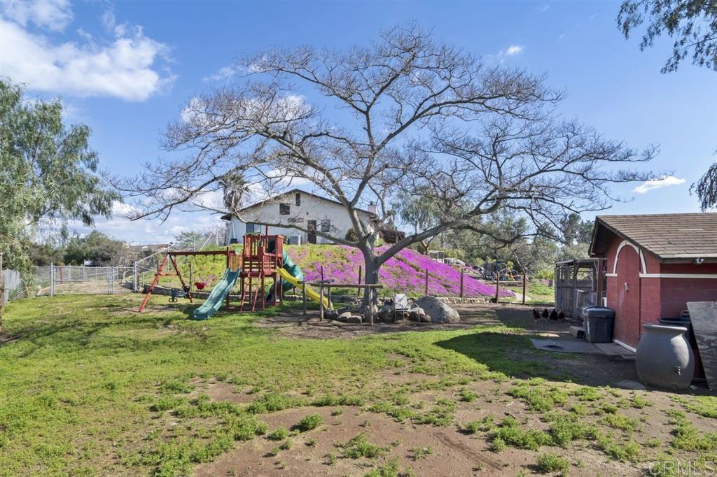 13758 Misty Oak Road Valley Center, CA 92082 - Photo 4 of 25