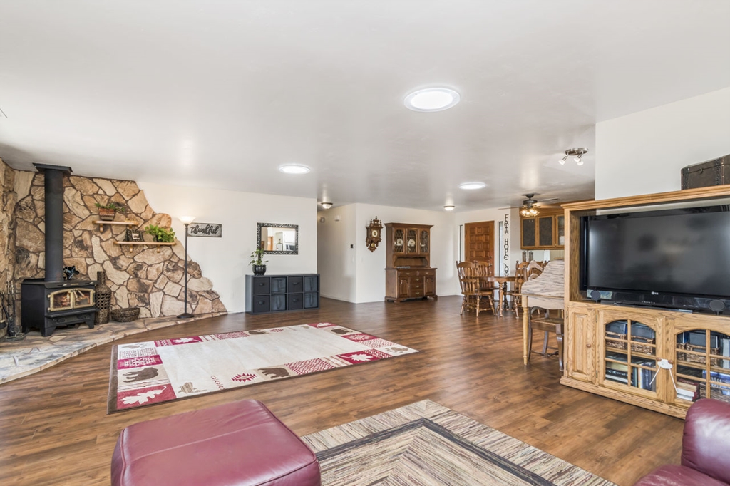 13758 Misty Oak Road Valley Center, CA 92082 - Photo 8 of 25