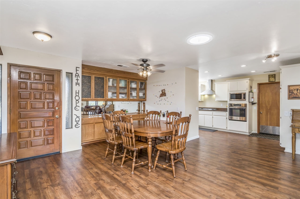 13758 Misty Oak Road Valley Center, CA 92082 - Photo 9 of 25