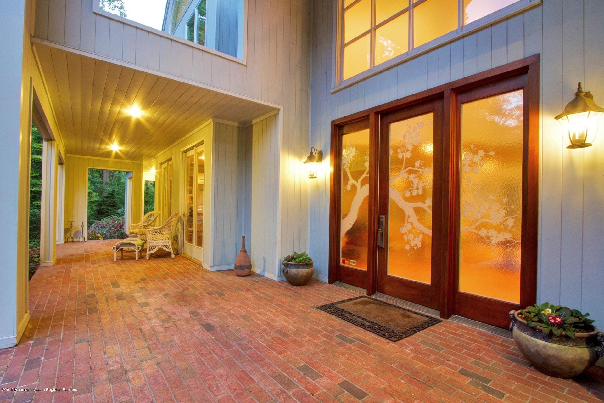 4 Harding Lane Rumson, NJ 07760 - Photo 2 of 32 Front