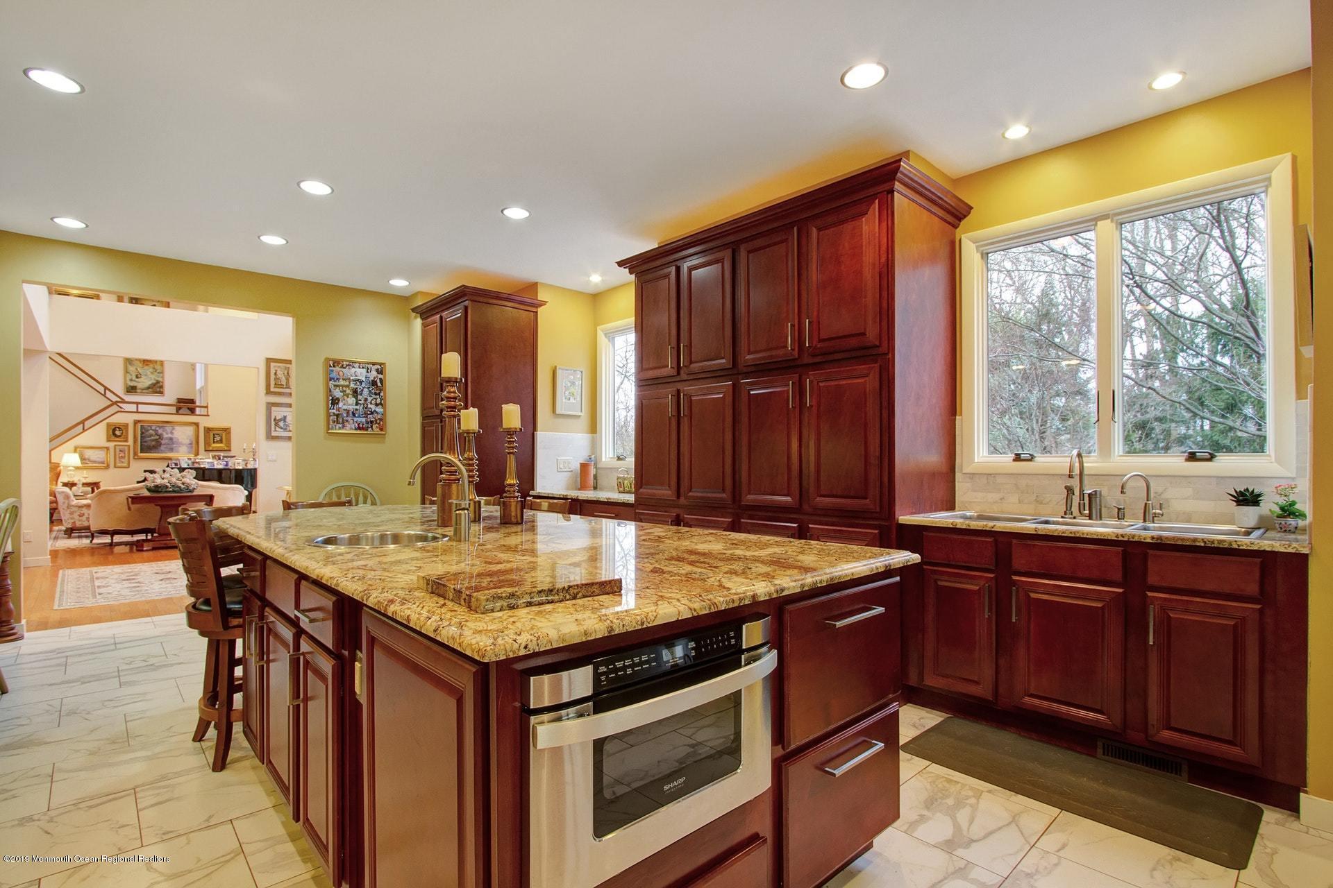 4 Harding Lane Rumson, NJ 07760 - Photo 12 of 32 Kitchen